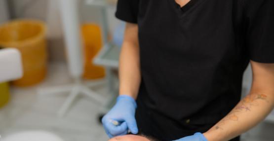 Ботулинотерапия: Марият Мухина рассказала NEWS.ru, при каких состояниях помогают уколы ботулотоксина