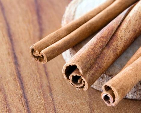 Волшебство в щепотке: диетолог Мухина раскрыла, в чем преимущества корицы + 4 идеи нестандартного применения специи