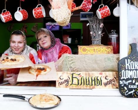 «Без масла и начинки»: Диетолог рассказала, как снизить калорийность блинов