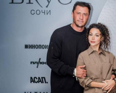 Павел Прилучный подверг своё лицо хирургическому вмешательству. Павел Прилучный подверг своё лицо хирургическому вмешательству.